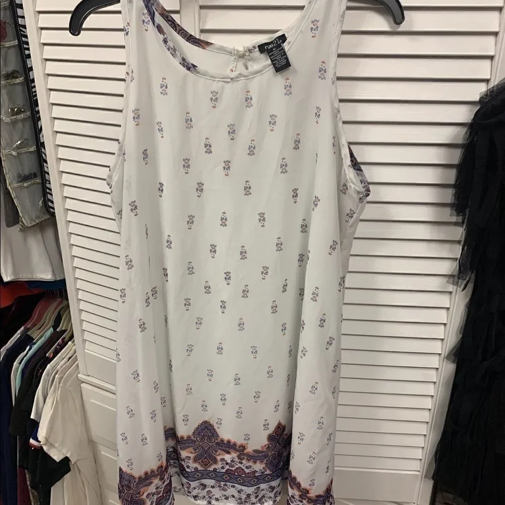 Rue21 white floral summertime dress size XL
